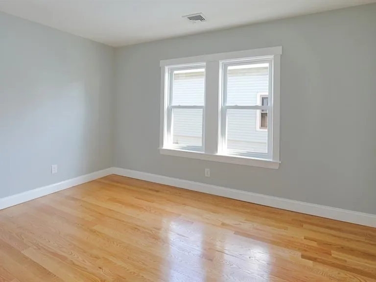 28 2nd St #2 — Photo 12