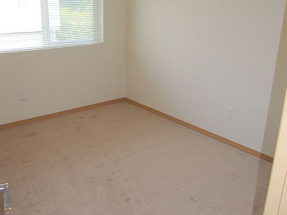 4th image of 2065 Bobs Hollow Ln Unit A