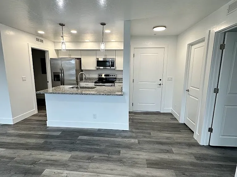 Clear Creek Apartment Homes — Photo 5