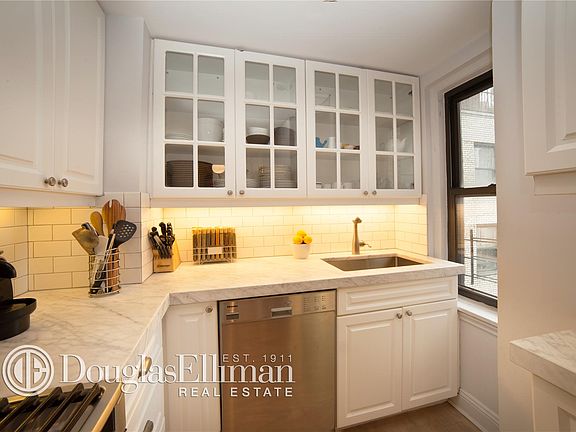 5th image of 225 E 73rd St #10A