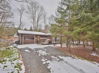 220 Gross Dr, Pocono Pines, PA