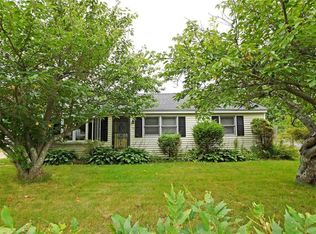 27 Rosedale Dr, Bristol, RI 02809