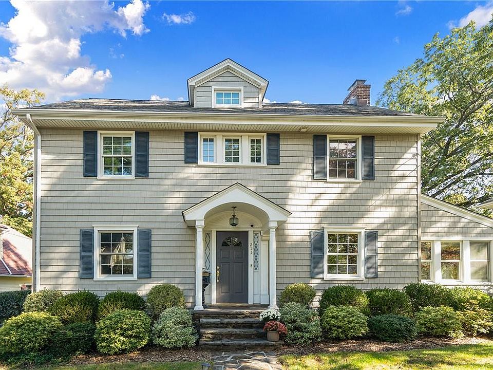 1st image of 211 Larchmont Avenue