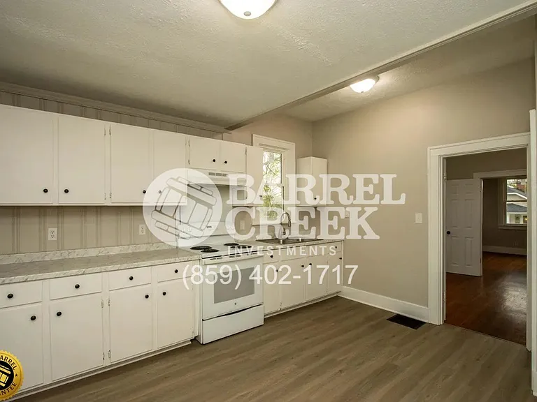 327 N 4th St — Photo 5