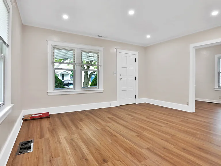 3226 Grayson St — Photo 4