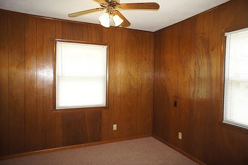 5th image of 1008 Sunrise Dr