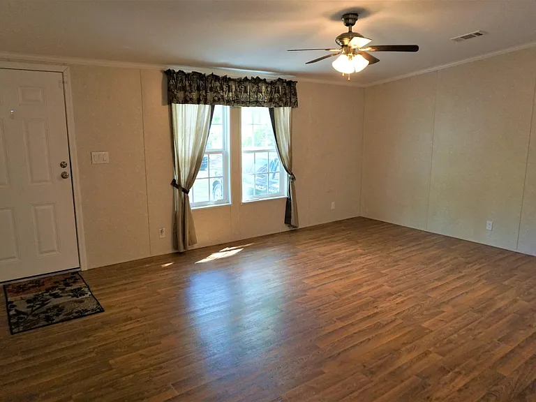 116 Pine Ln — Photo 15