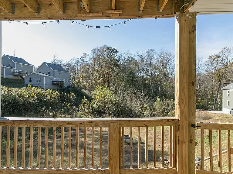 924 E Happy Hollow Dr — Photo 23