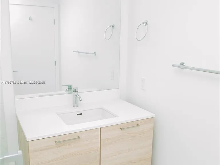 16385 Biscayne Blvd #2615 — Photo 42