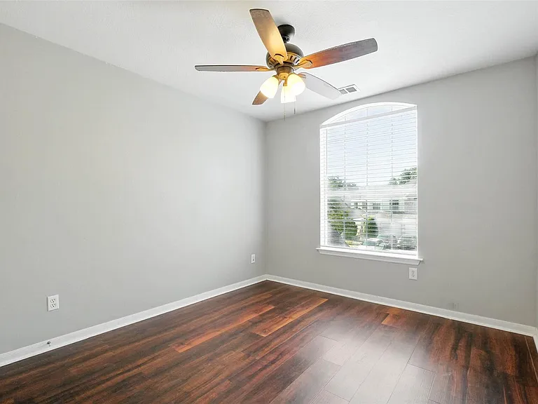 10222 Thornmont Ln — Photo 13