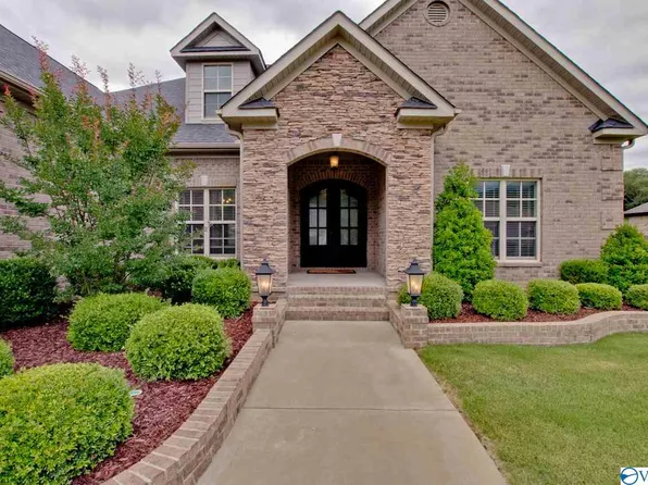 17 Taylors Brook Way SE, Owens Cross Roads, AL 35748