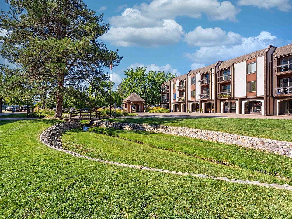 1st image of 3154 Lakeside Dr APT 305