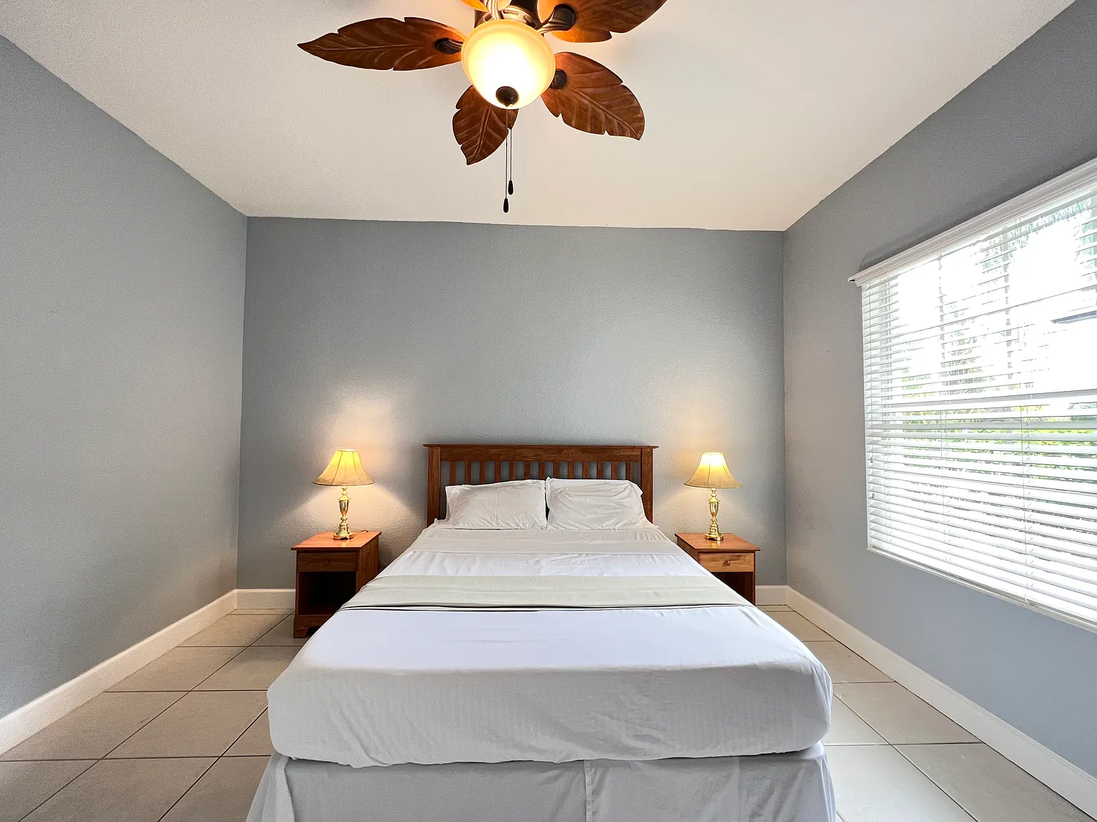 4 bed, 2402 sqft, $775 — Photo 2