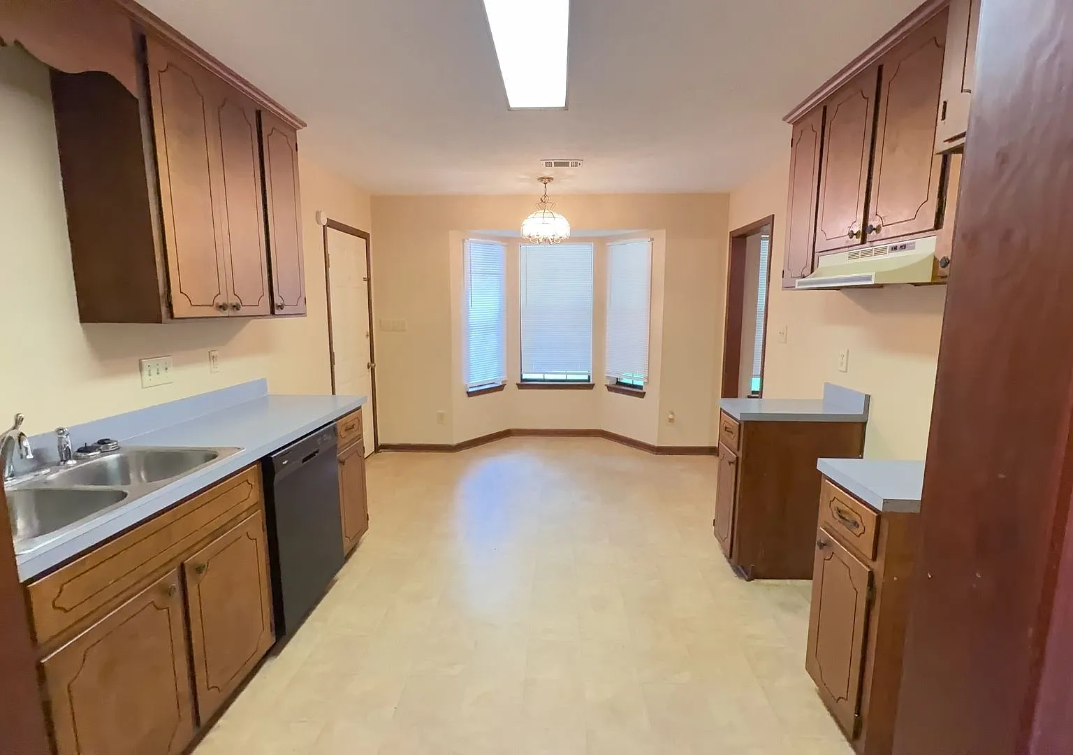 103 Valley Creek Dr — Photo 3