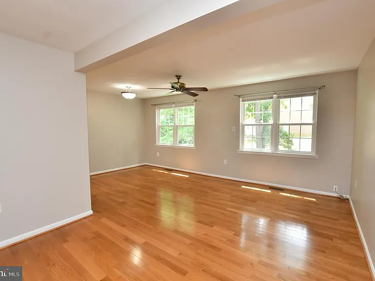 7733 Trevino Ln — Photo 2