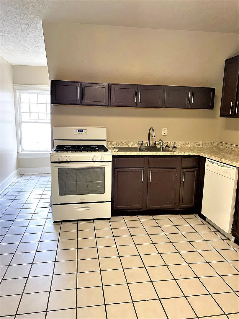 119 Westminster Rd — Photo 4