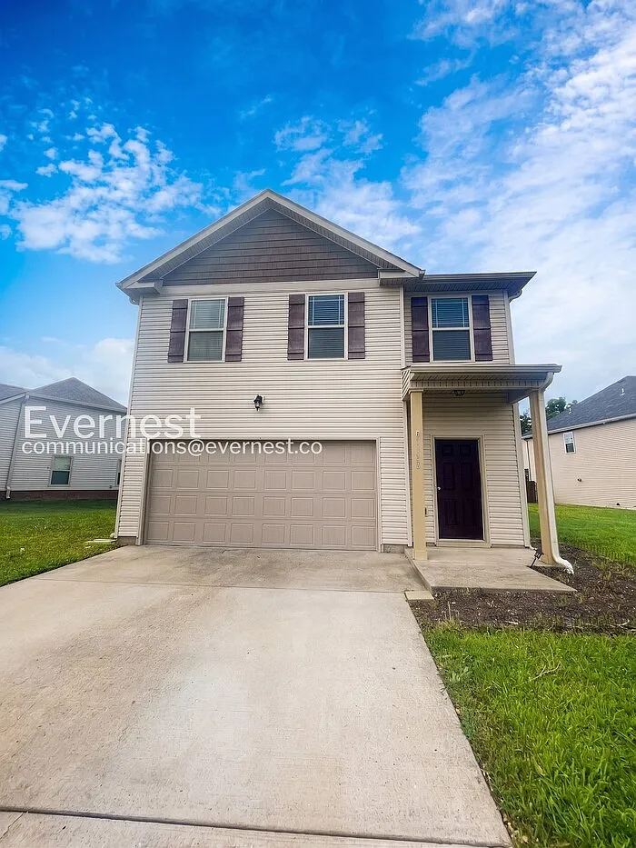 4 bed, 2.5 bath, 2183 sqft, $2,095 — Photo 2