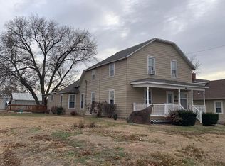 330 E 1st St, Minneapolis, KS 67467