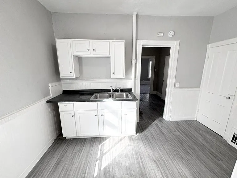 2708 7th Ave — Photo 31