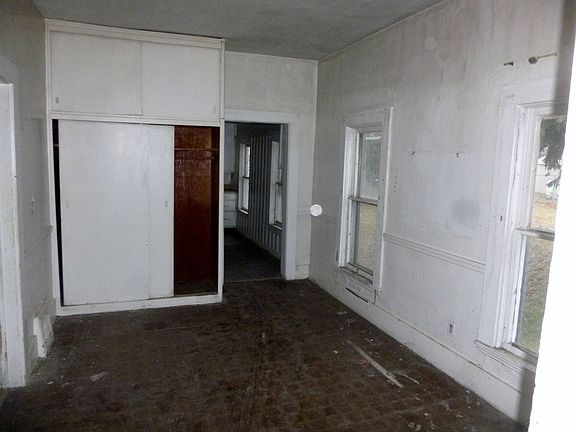 4th image of 1302 Sanford St