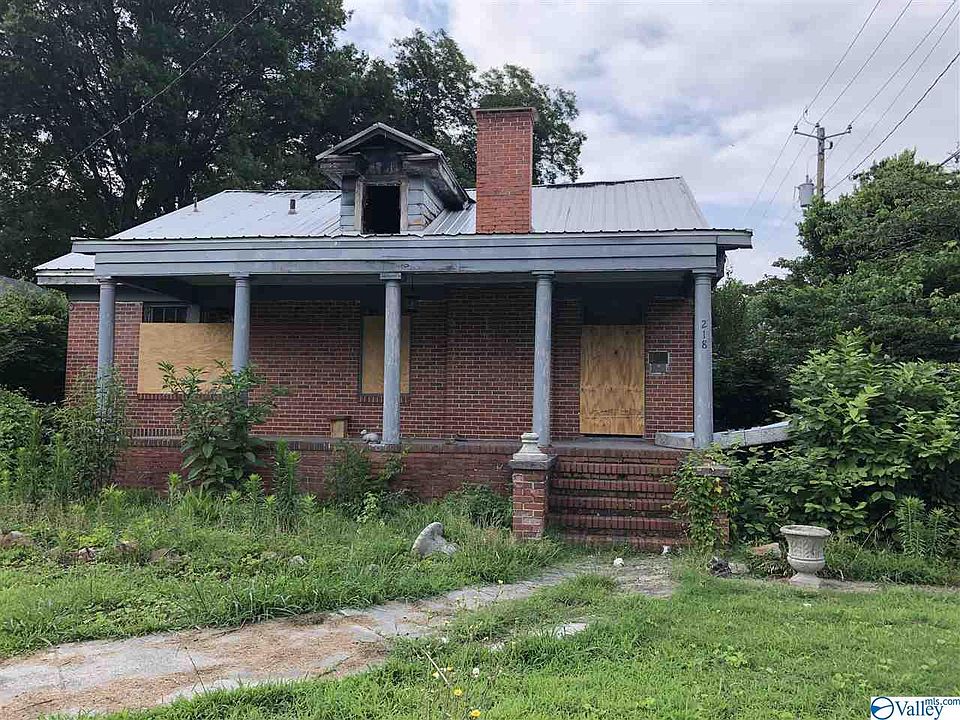 2nd image of 218 S 9th St