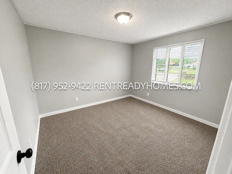 501 Henson St — Photo 5