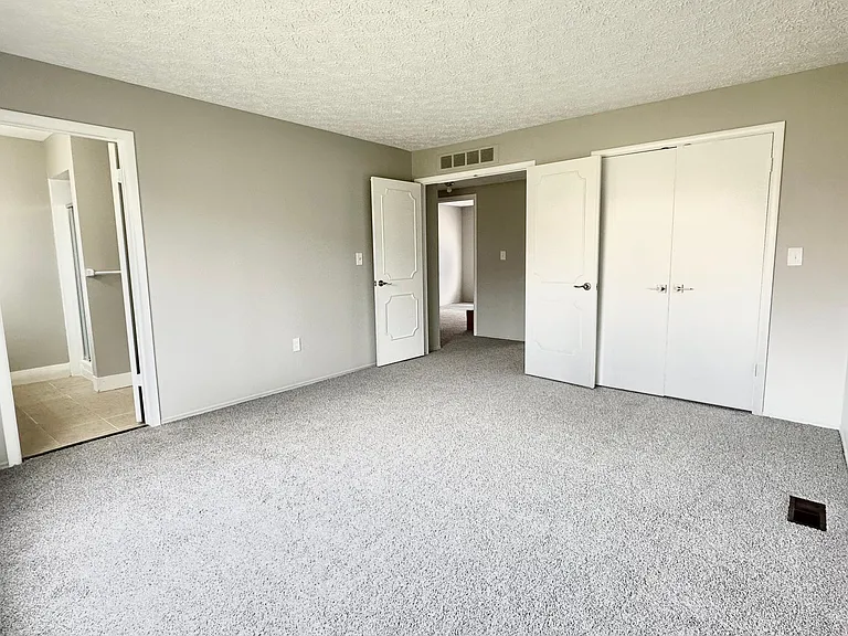 537 Randall Dr — Photo 5