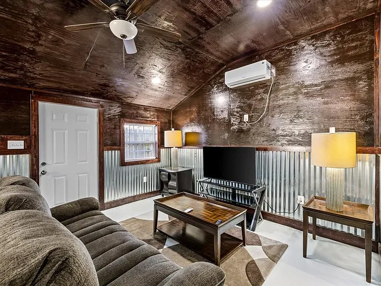 2823 Avenue Q #B — Photo 6