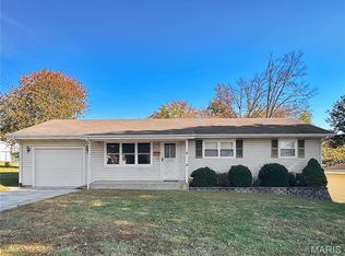 904 Nora St, Washington, MO 63090