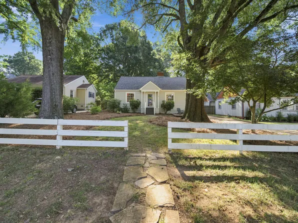 1424 Lyon Ct, Charlotte, NC 28205