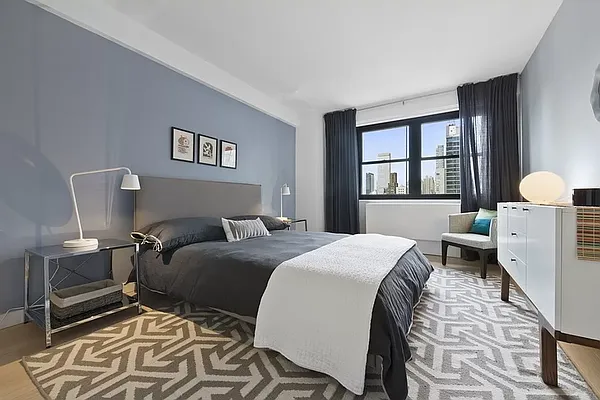 Rented by Manhattan Realty Group | media 34