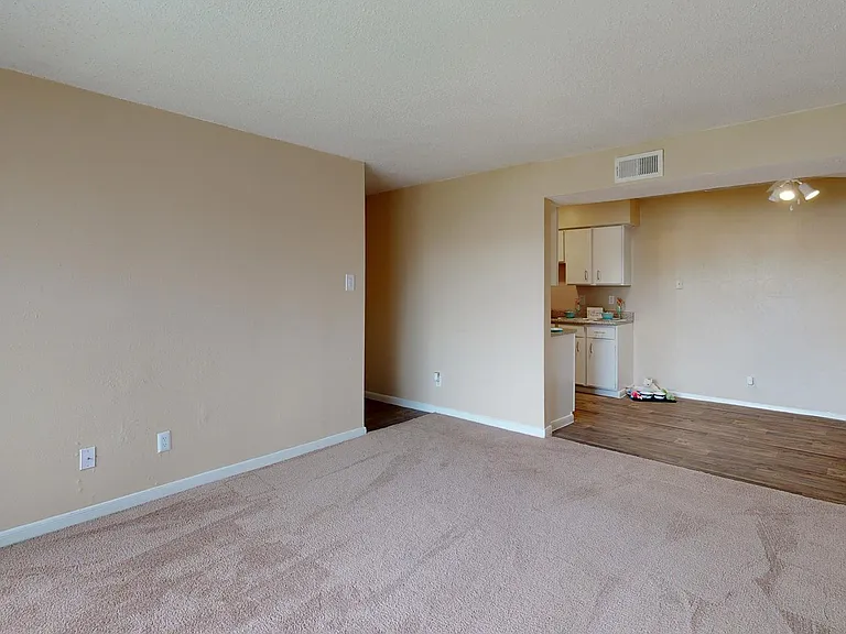 Tower Park Apartments — Photo 46