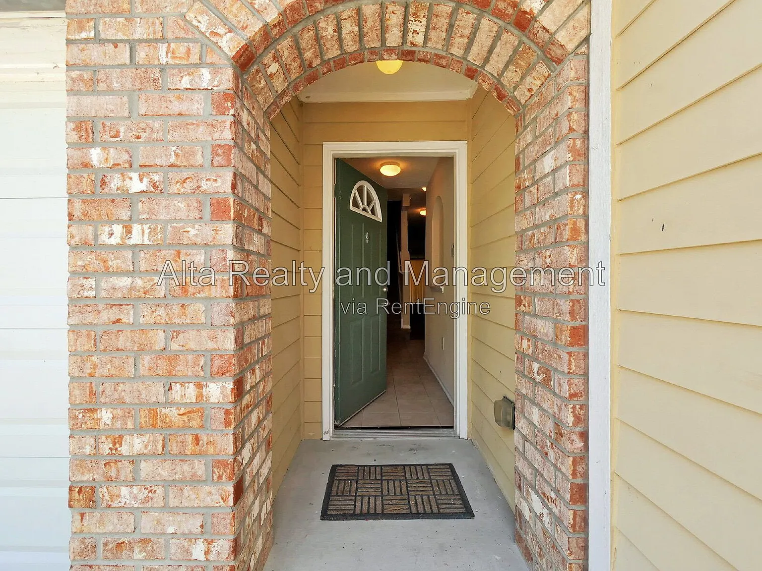 2 bed, 2.5 bath, 1390 sqft, $1,500 — Photo 2