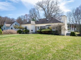 23 Meadowbrook Ln, Mount Kisco, NY 10549