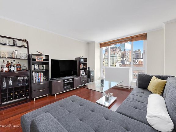 2nd image of 1 Irving Pl APT G16e