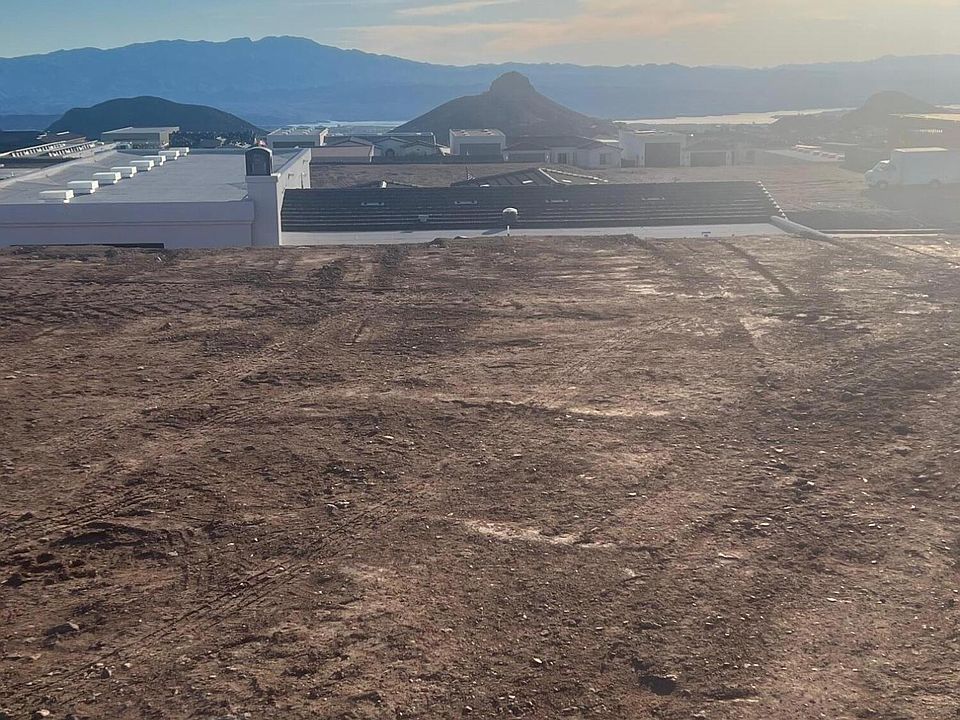 2nd image of 6328 Avienda De Las Colinas