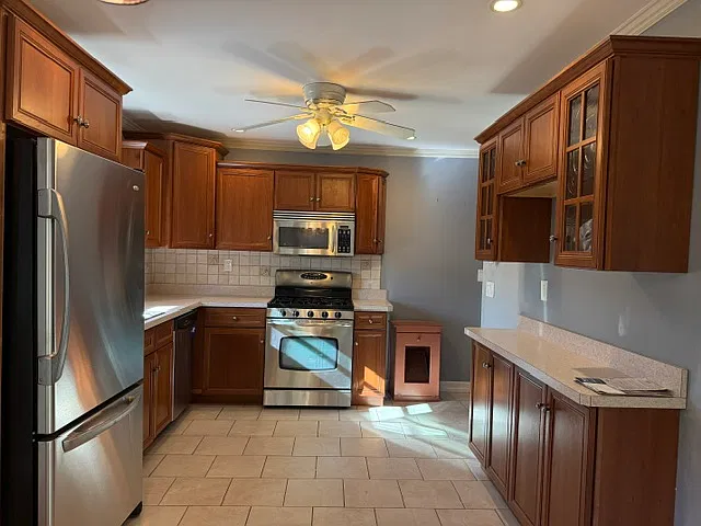 2 bed, 1000 sqft, $2,400 — Photo 3
