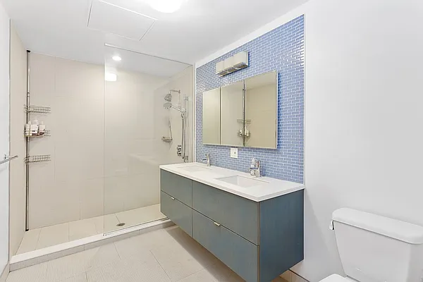 Rented by Dwell Residential Inc | media 31