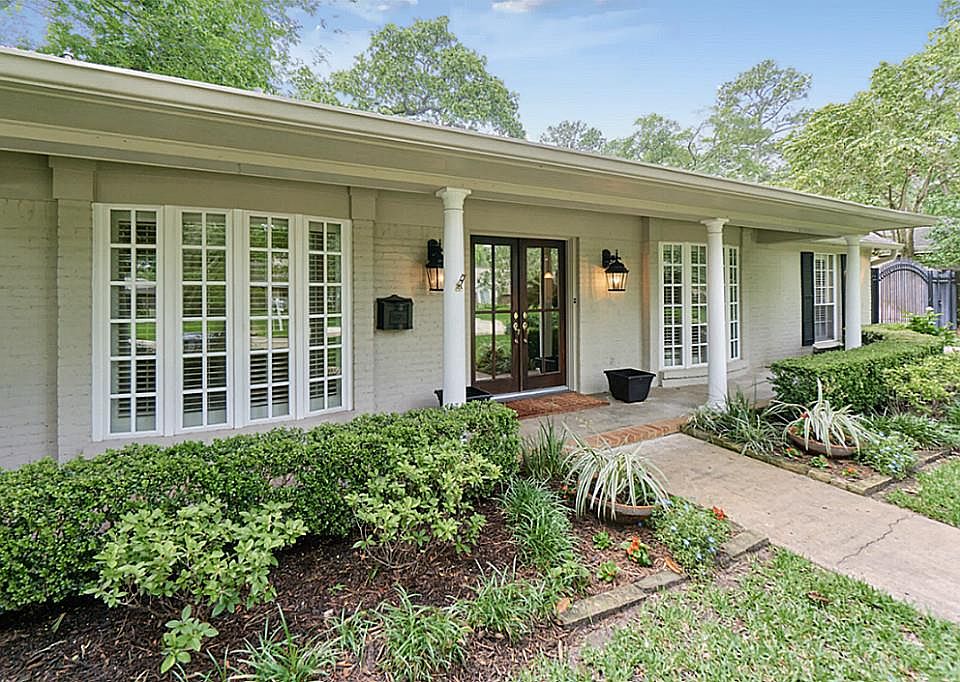 1st image of 10123 Holly Springs Dr