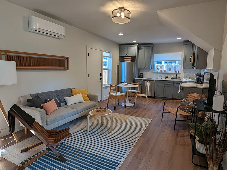 5591 SE 57th Ave #B — Photo 2