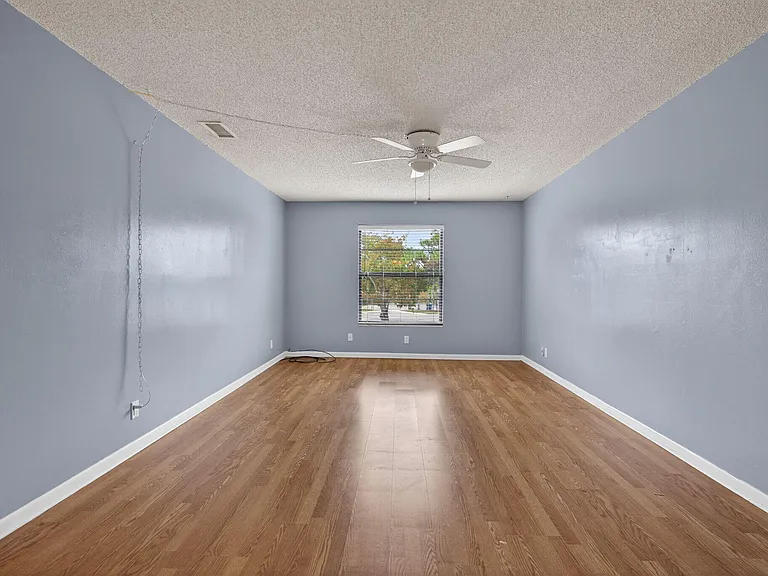 707 Stonewood Ct #19C — Photo 11