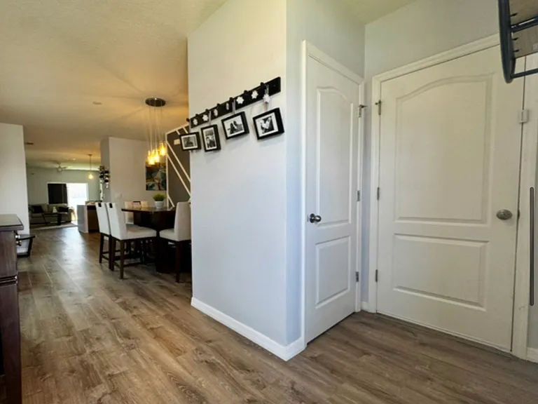 1567 Barberry Dr — Photo 3