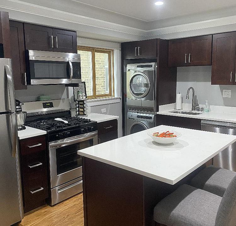 1st image of 2538 W Ainslie St #1