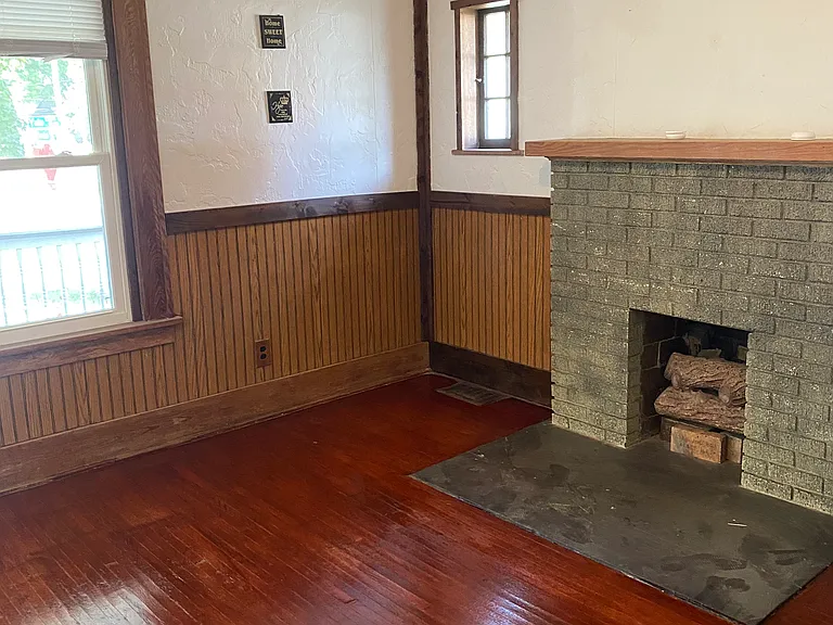 2300 Yale Blvd — Photo 6