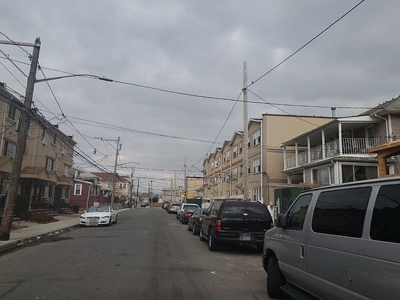 5th image of 191 Beach 27th St