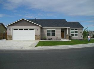 2185 NW Dawn Dr, Hermiston, OR 97838