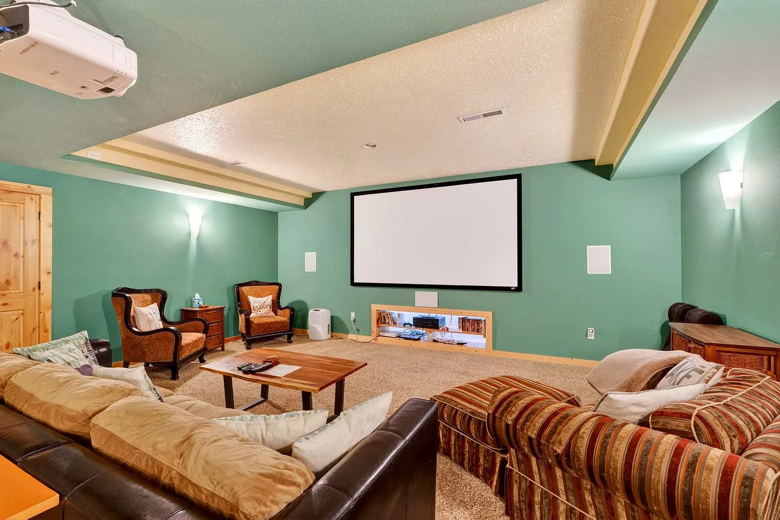4 bed, 4.0 bath, 3498 sqft, $13,456 — Photo 3