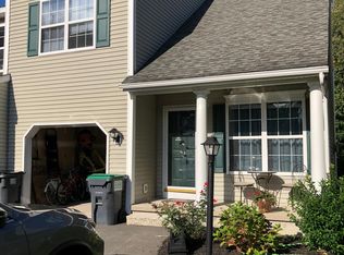 13 Bunker Ln, Schenectady, NY 12309