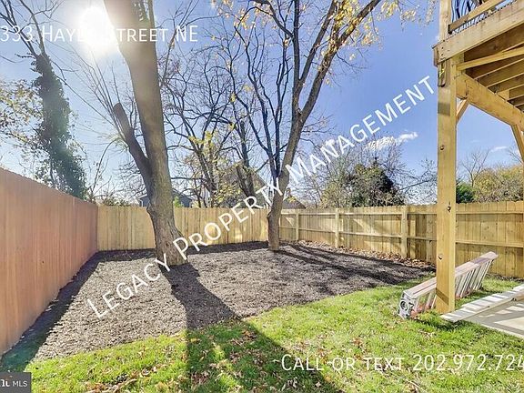 3rd image of 5333 Hayes St NE