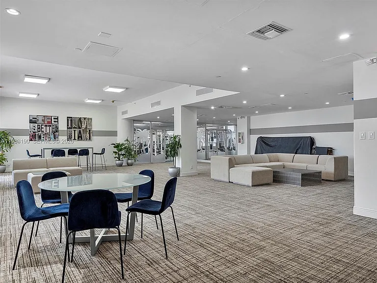 10350 W Bay Harbor Dr #4V — Photo 22